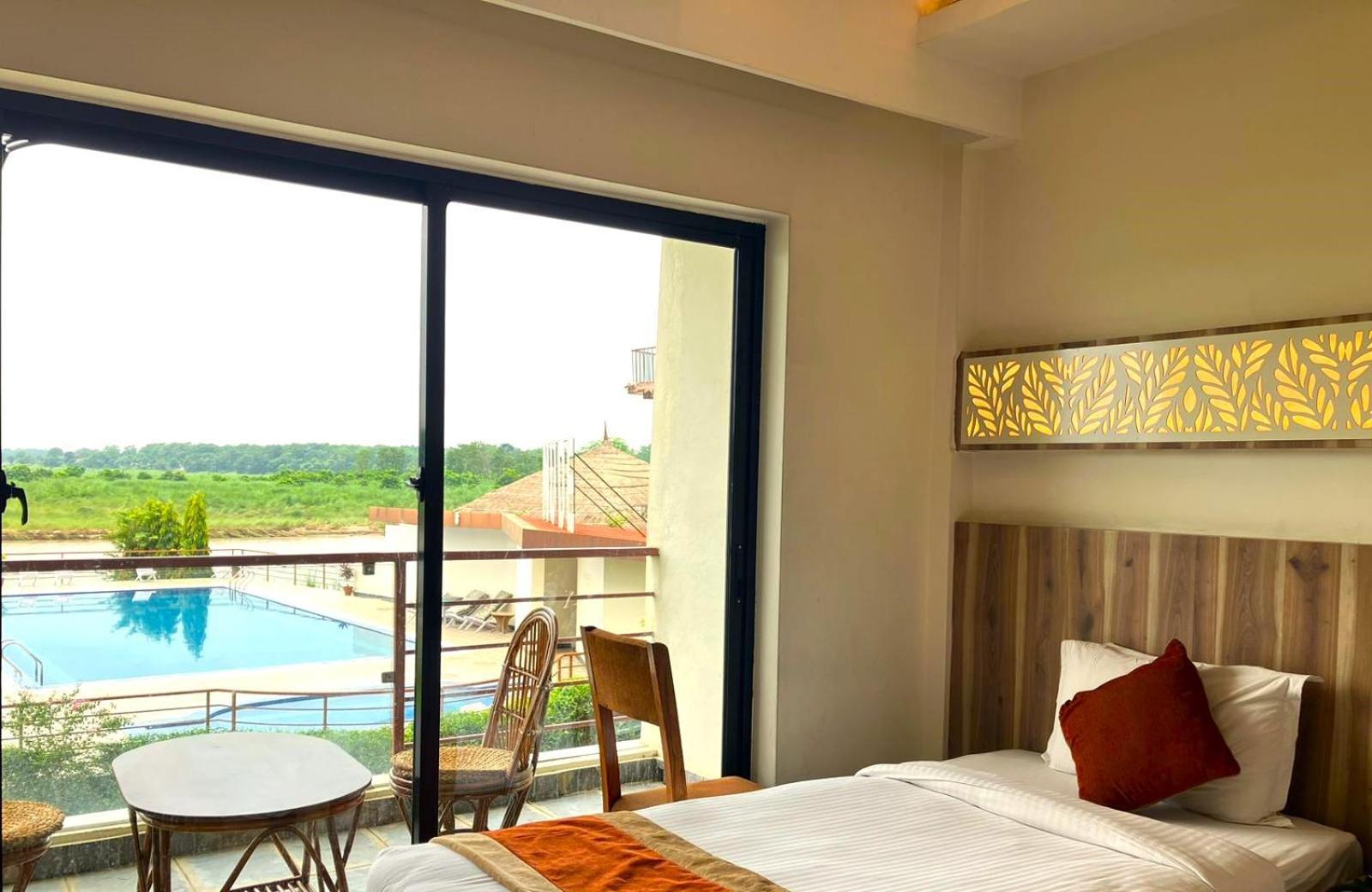 Park Safari Resort, Chitwan National Park ภายนอก รูปภาพ