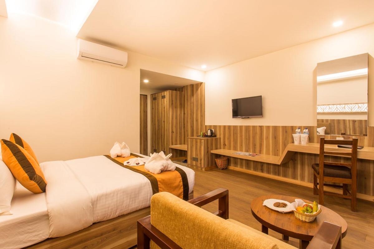 Park Safari Resort, Chitwan National Park ภายนอก รูปภาพ